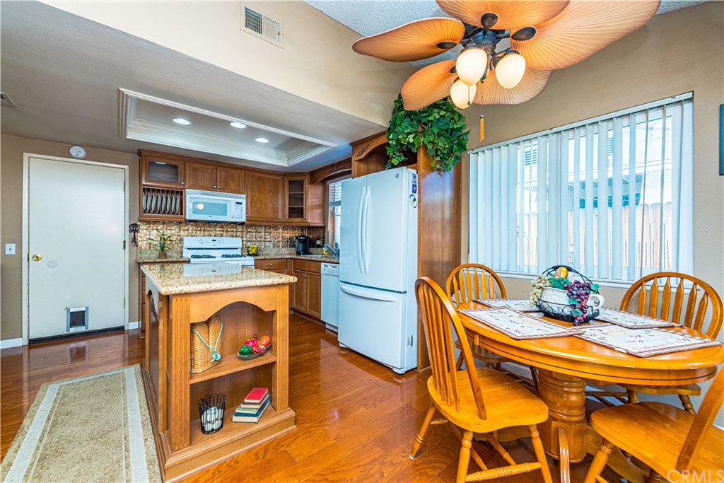 12066 Taylor Street Riverside, CA 92503 - Photo 14 of 36
