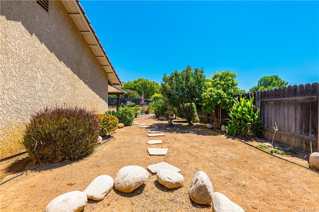 12066 Taylor Street Riverside, CA 92503 - Photo 33 of 36