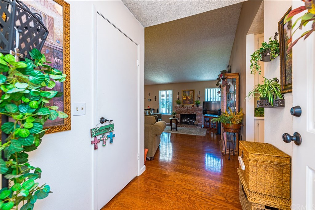 12066 Taylor Street Riverside, CA 92503 - Photo 10 of 36