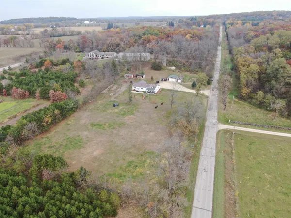 $359,900 | N9307 Old Highway, Pardeeville, WI 53954