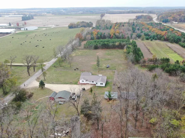 $359,900 | N9307 Old Highway, Pardeeville, WI 53954