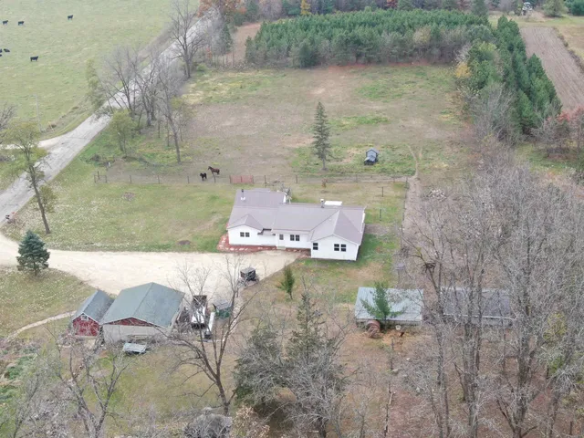 $359,900 | N9307 Old Highway, Pardeeville, WI 53954