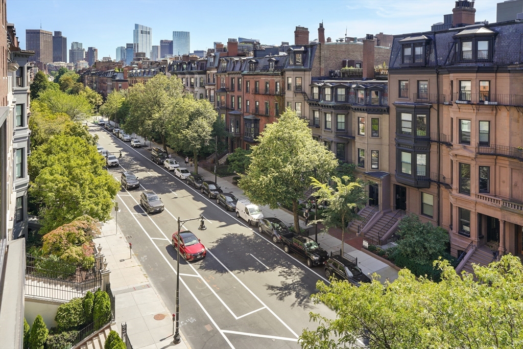 180 Beacon Street, Unit 6A Boston, MA 02116 - Photo 2 of 26 a picture of city view