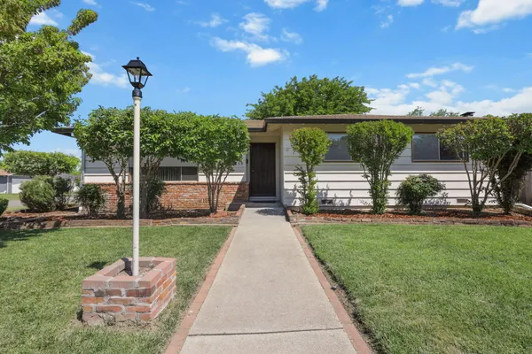 $369,000 | 6439 Kimberly Drive, Redding, CA 96001
