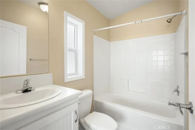 $119,950 | 8250 Lankershim Boulevard, Unit 73, North Hollywood, CA 91605