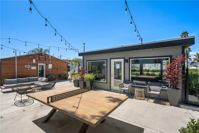 $119,950 | 8250 Lankershim Boulevard, Unit 73, North Hollywood, CA 91605