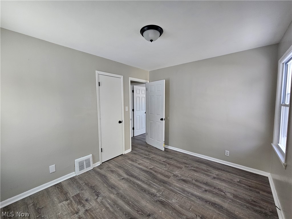 9516 Alexander Road Garfield Heights, OH 44125 - Photo 20 of 36