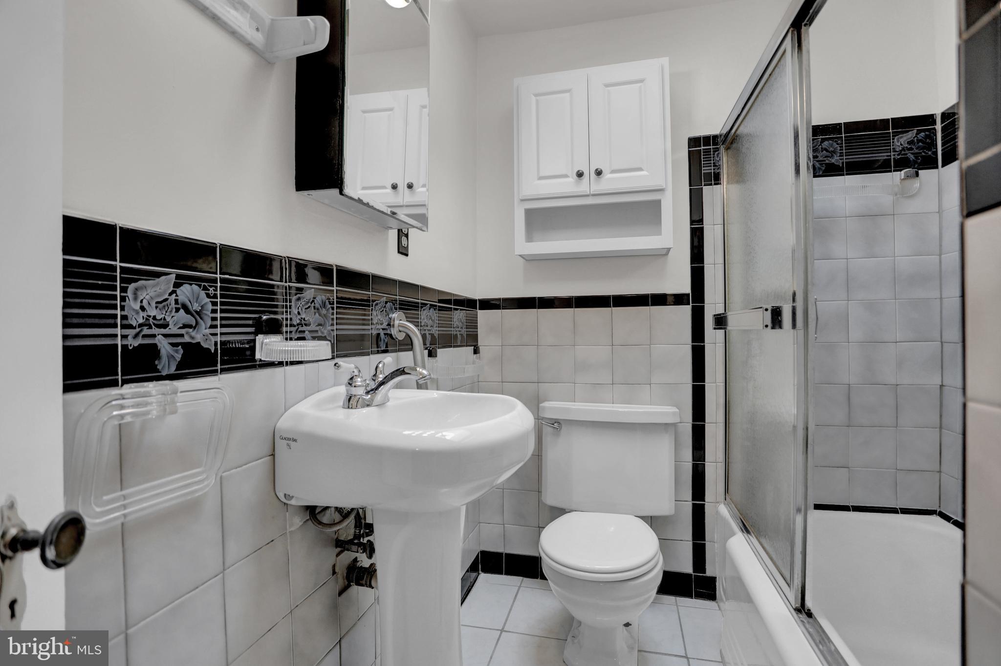 4441 Pen Lucy Road Baltimore, MD 21229 - Photo 12 of 25 Upper Level Bathroom