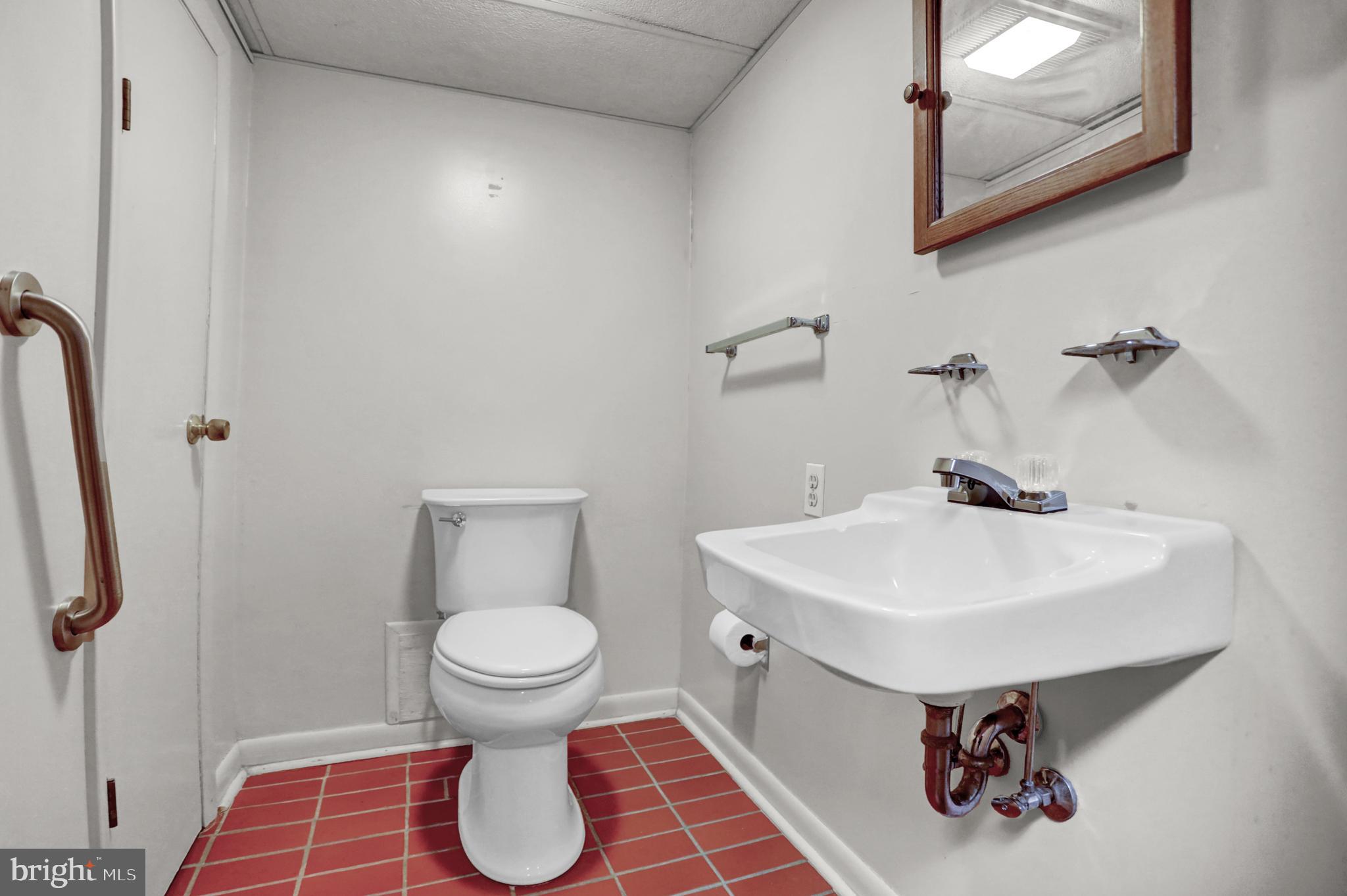 4441 Pen Lucy Road Baltimore, MD 21229 - Photo 22 of 25 Basement Full Bathroom