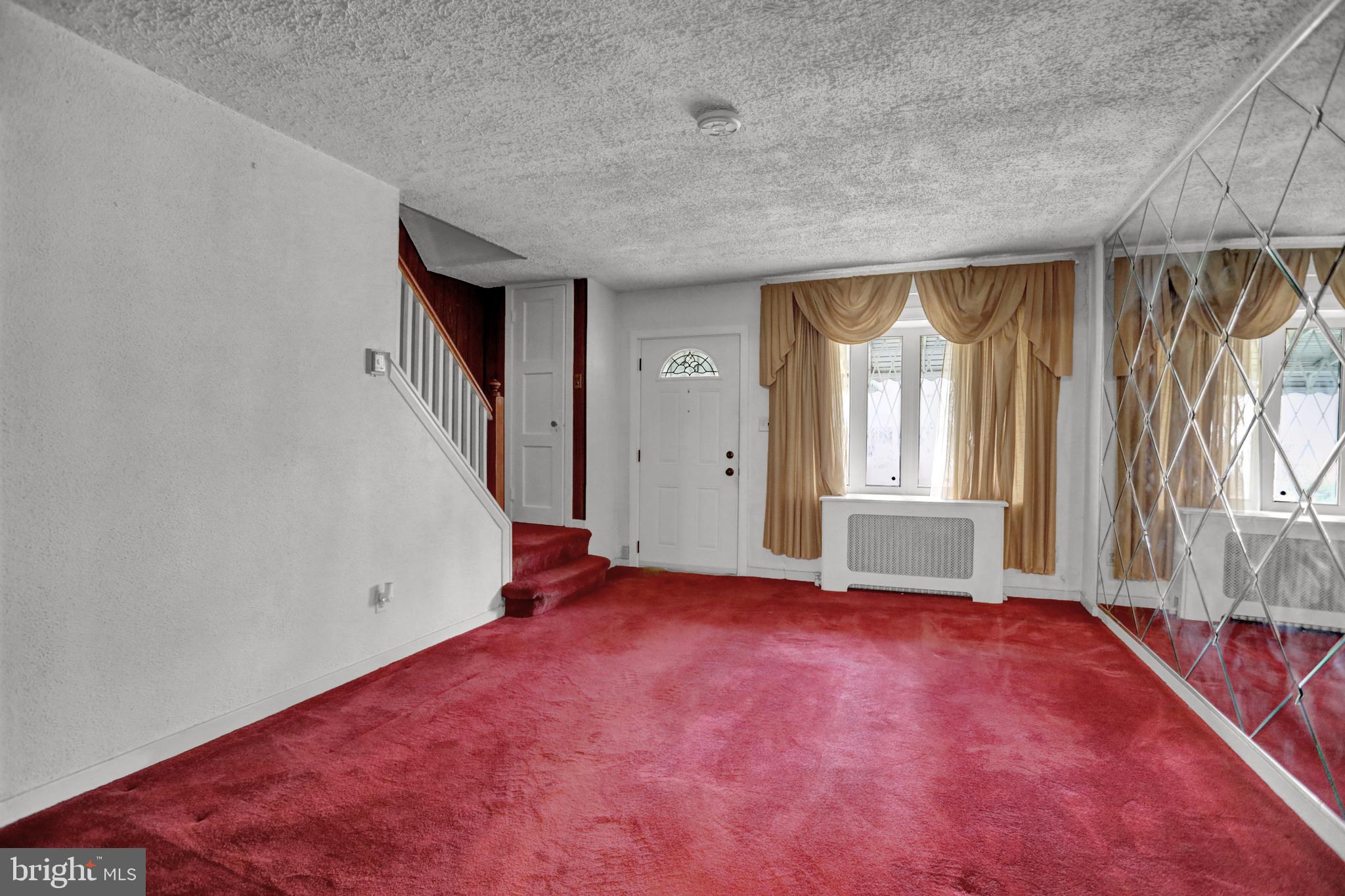 4441 Pen Lucy Road Baltimore, MD 21229 - Photo 5 of 25 Living Room