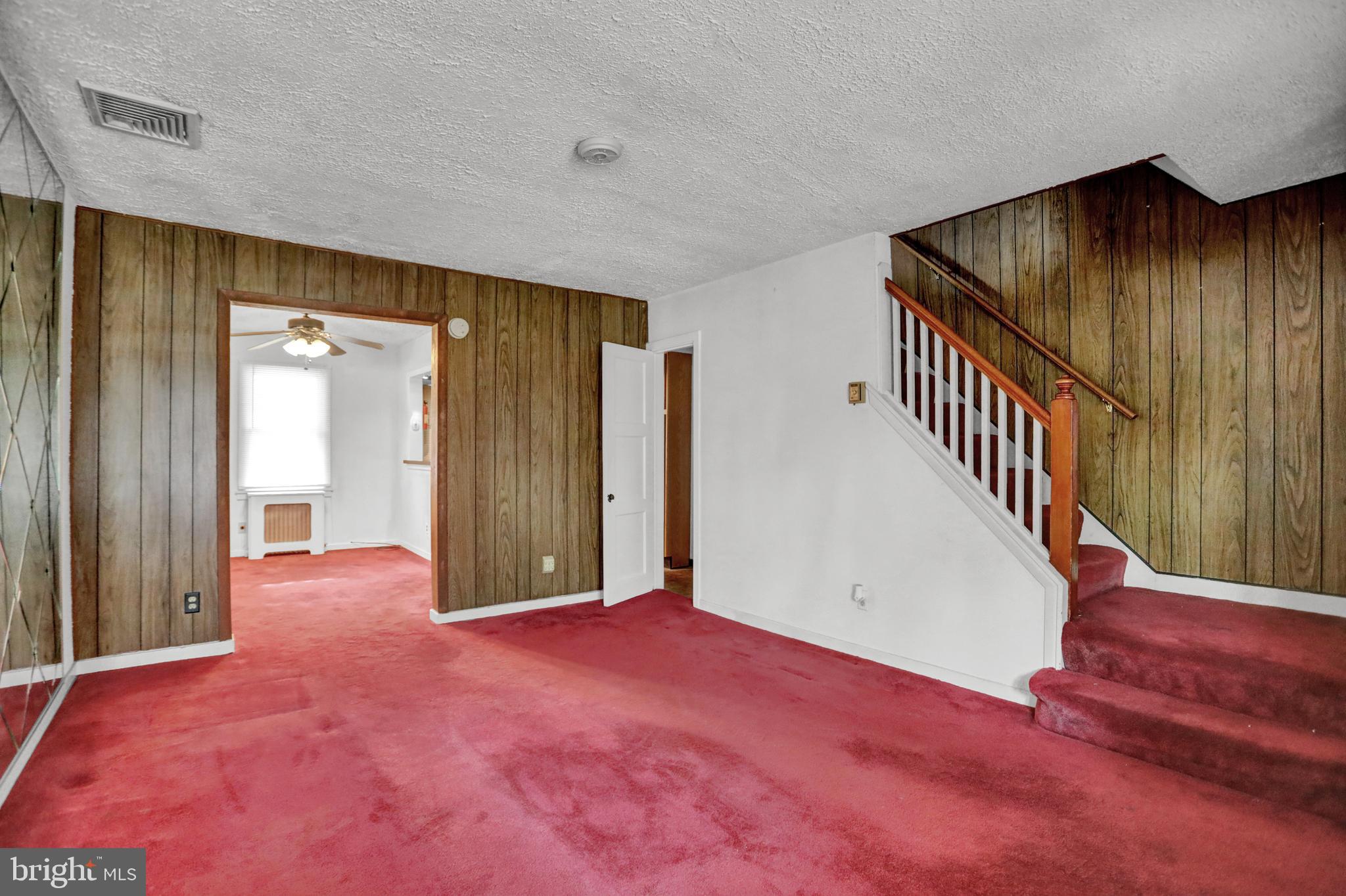 4441 Pen Lucy Road Baltimore, MD 21229 - Photo 6 of 25 Living Room