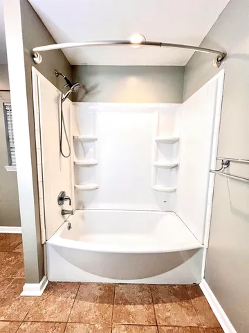 $1,750 | 822 California Street, Tallahassee, FL 32304