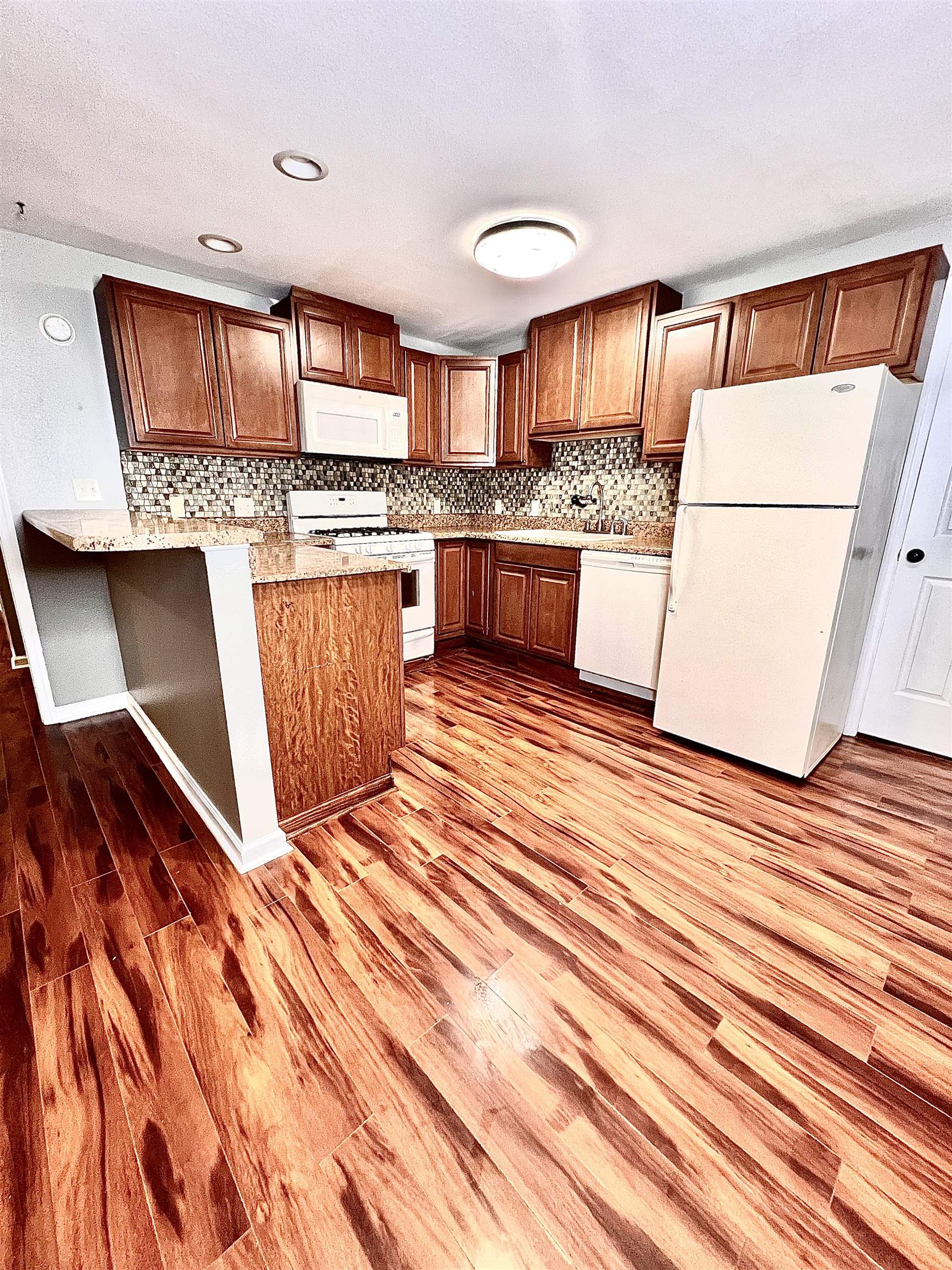 822 California Street Tallahassee, FL 32304 - Photo 9 of 17