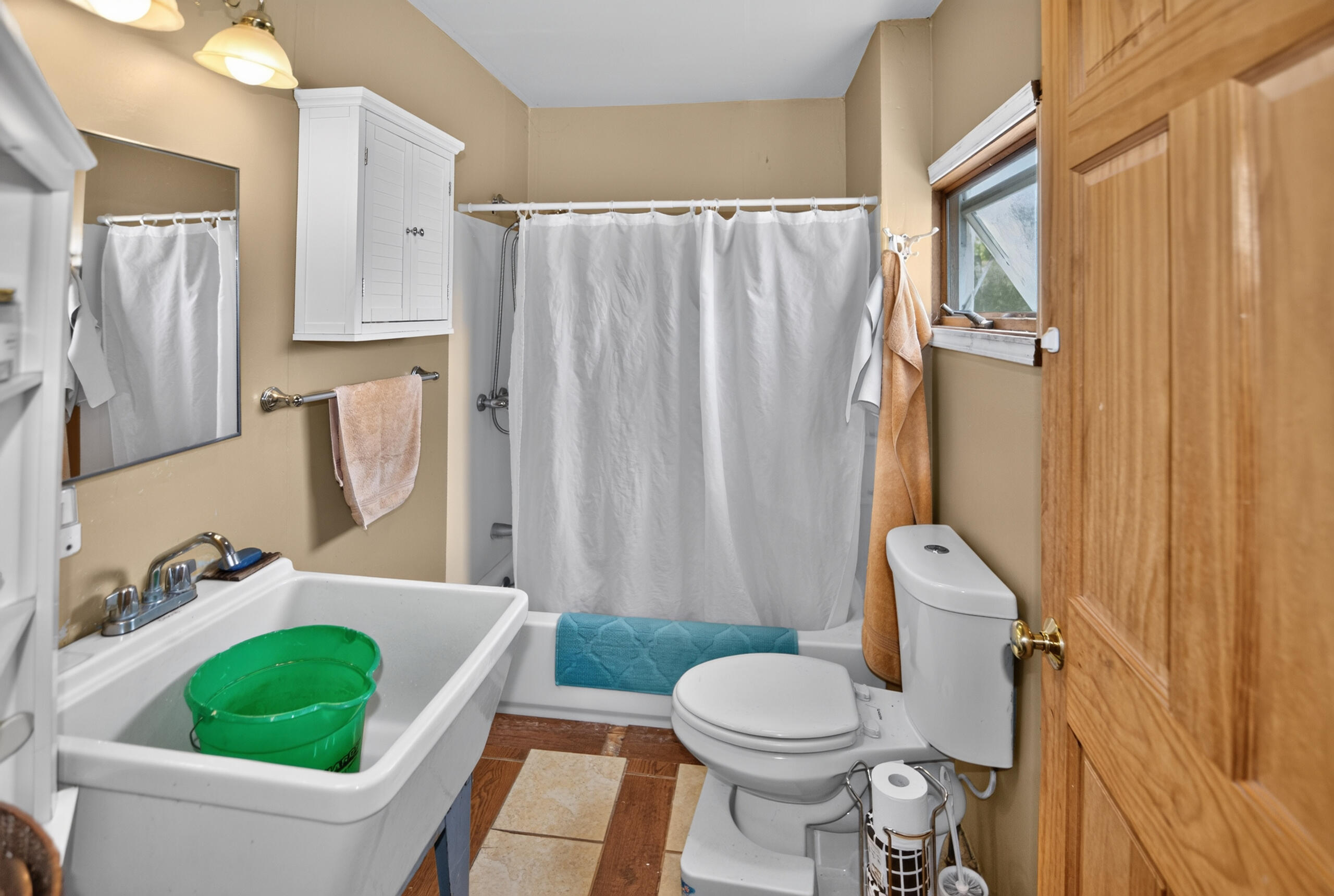 W4815 Bluff Road Troy, WI 53120 - Photo 25 of 44 Main Bath