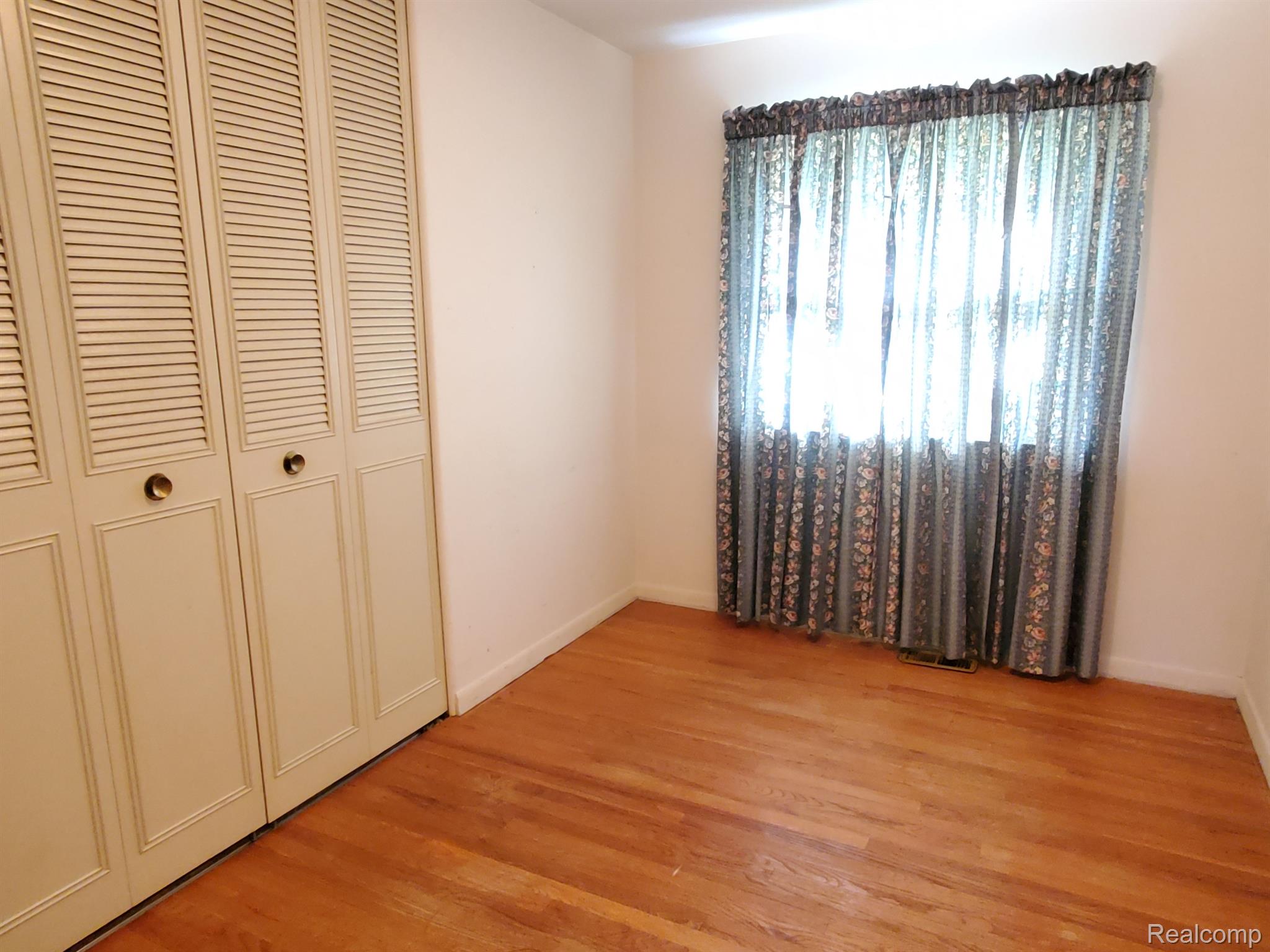 10411 Runyan Lake Road Fenton, MI 48430 - Photo 12 of 19 Gallery Image 12
