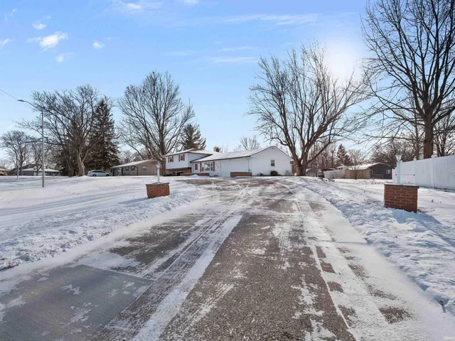 $260,000 | 5745 North Brookwood Drive, Fort Wayne, IN 46835