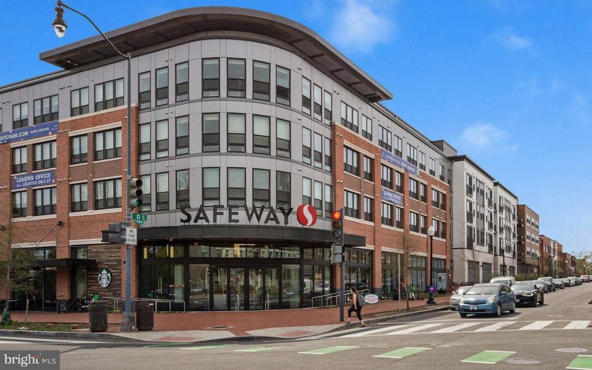 1227 E Street Southeast Washington, DC 20003 - Photo 9 of 12 Safeway
