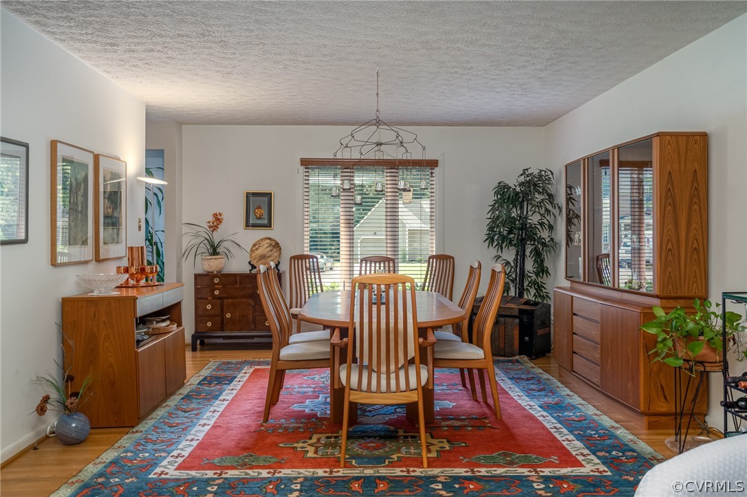 133 Daingerfield Road Williamsburg, VA 23185 - Photo 13 of 39 Dining room has plenty of room for dinners of all