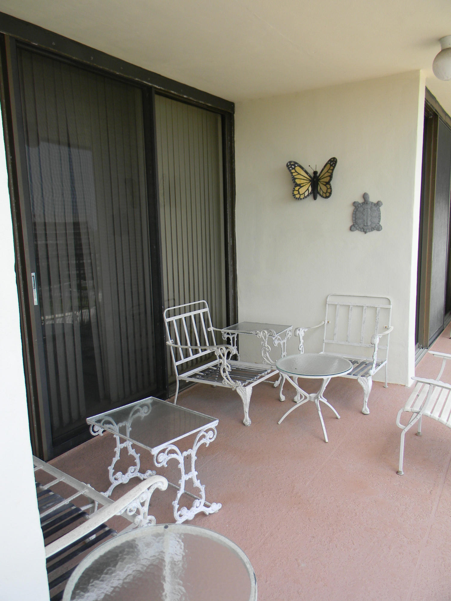 225 South Beach Road, Unit 505 Jupiter, FL 33469 - Photo 9 of 17 Lanai Seating Area