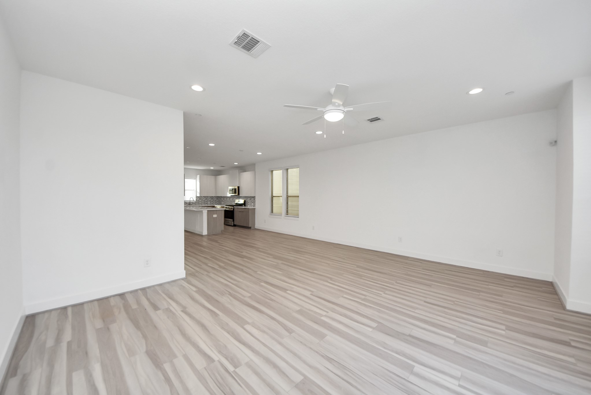 18716 Centro Main Street, Unit B Conroe, TX 77385 - Photo 16 of 42