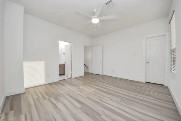 $2,100 | 18716 Centro Main Street, Unit B, Conroe, TX 77385