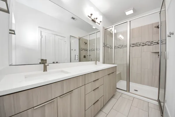 $2,100 | 18716 Centro Main Street, Unit B, Conroe, TX 77385