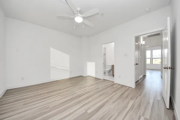 $2,100 | 18716 Centro Main Street, Unit B, Conroe, TX 77385
