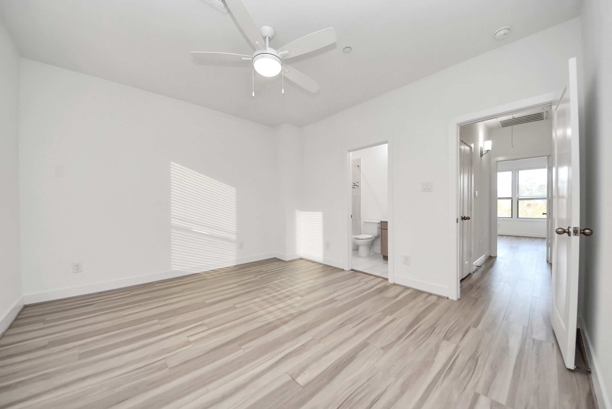 18716 Centro Main Street, Unit B Conroe, TX 77385 - Photo 34 of 42