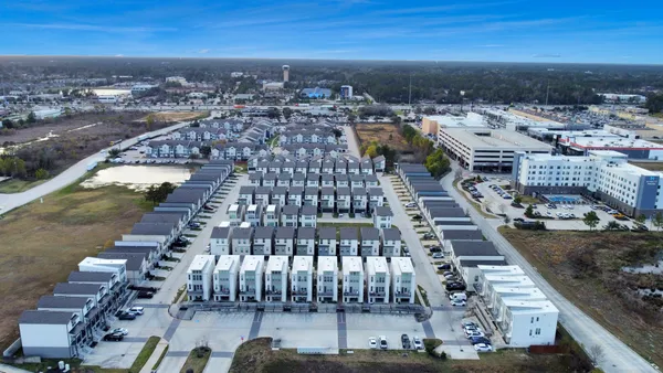 $2,100 | 18716 Centro Main Street, Unit B, Conroe, TX 77385