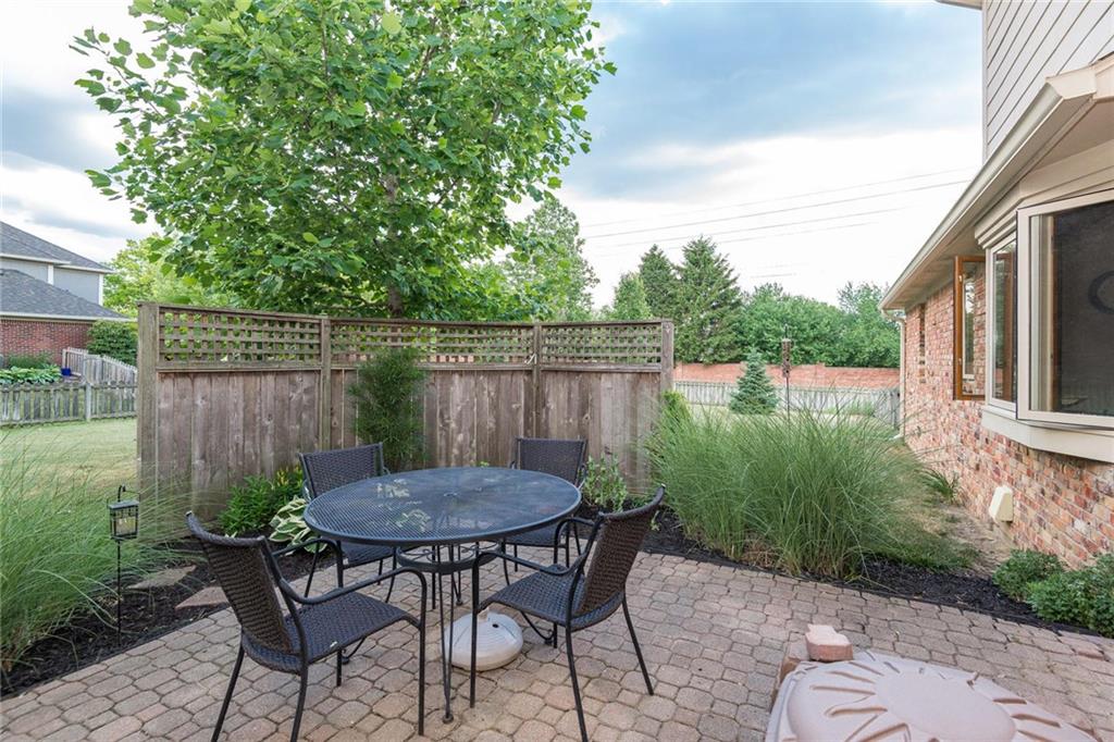 863 Carey Road Carmel, IN 46033 - Photo 4 of 30 Gallery Image 4