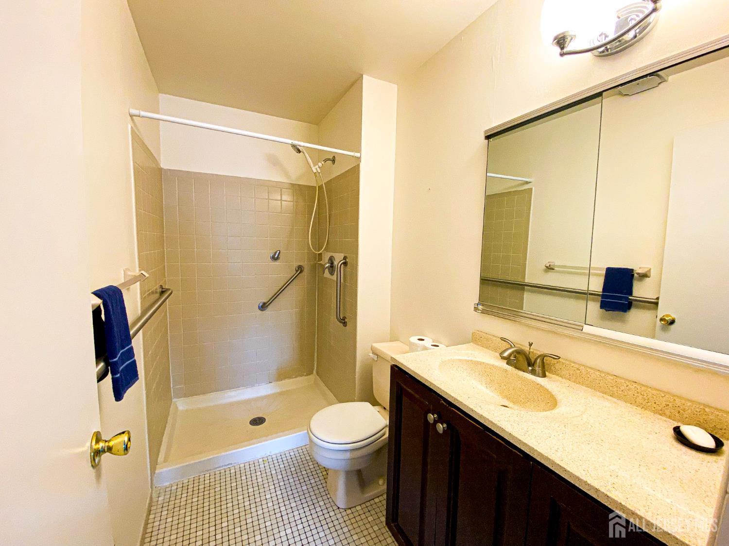 33 Foxhall, Unit B Middlesex, NJ 08846 - Photo 14 of 19