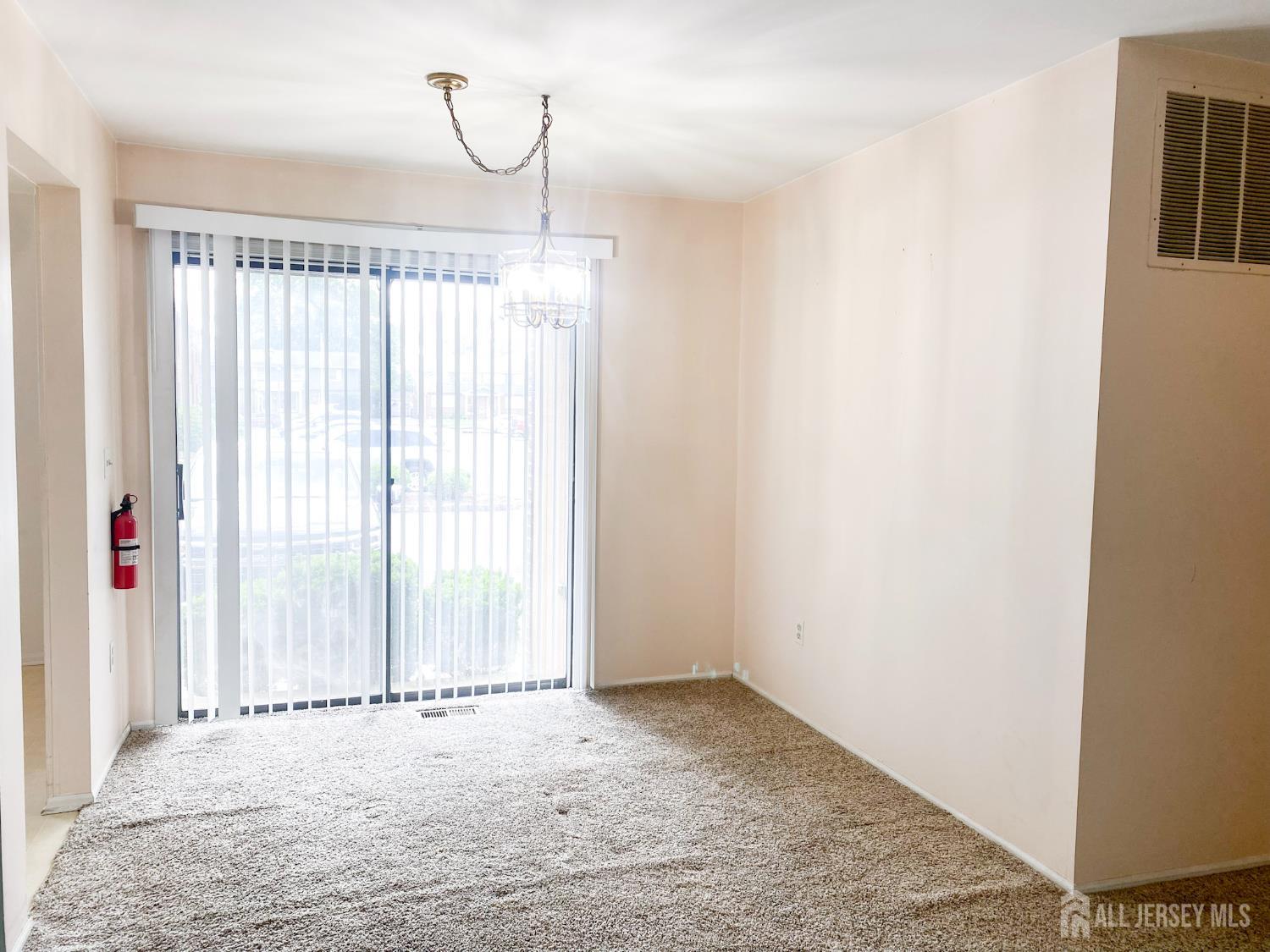 33 Foxhall, Unit B Middlesex, NJ 08846 - Photo 5 of 19