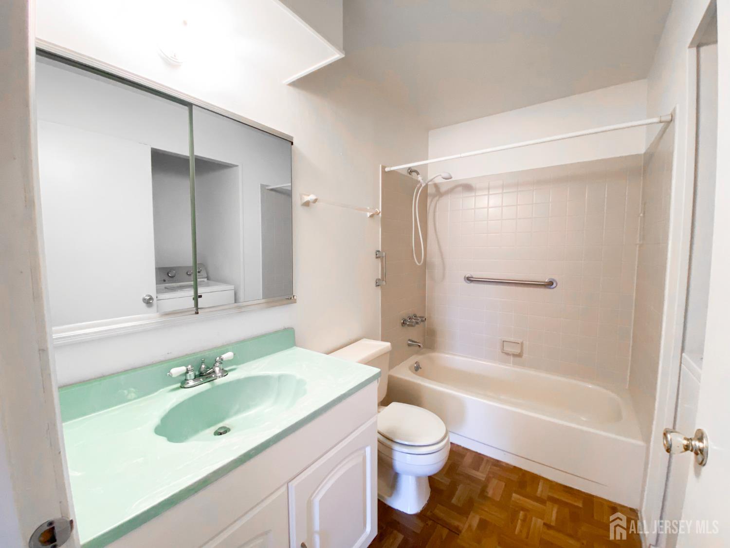 33 Foxhall, Unit B Middlesex, NJ 08846 - Photo 9 of 19