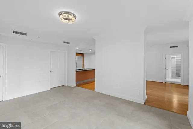 a view of a windows in a room