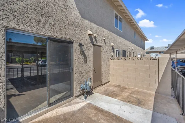 $1,500 | 456 Sellers Place, Henderson, NV 89011