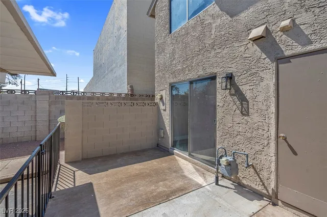 $1,500 | 456 Sellers Place, Henderson, NV 89011