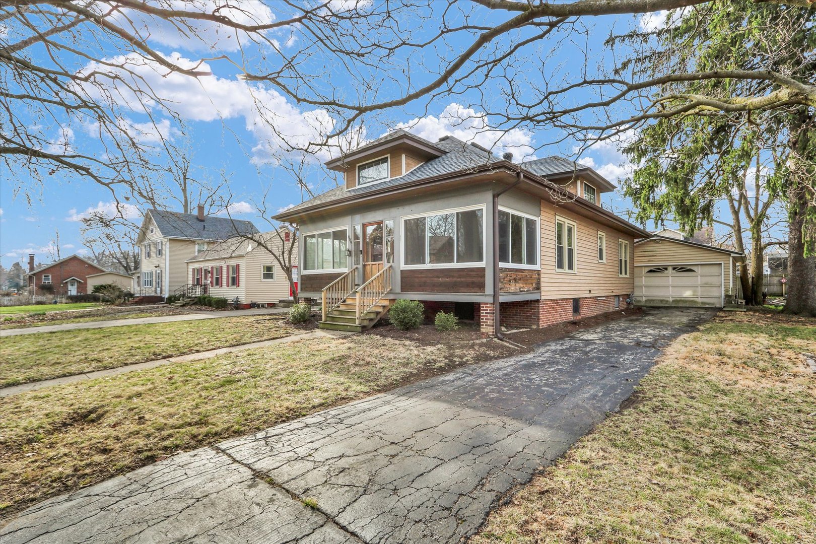 809 West John Street Champaign, IL 61820 - Photo 11 of 34