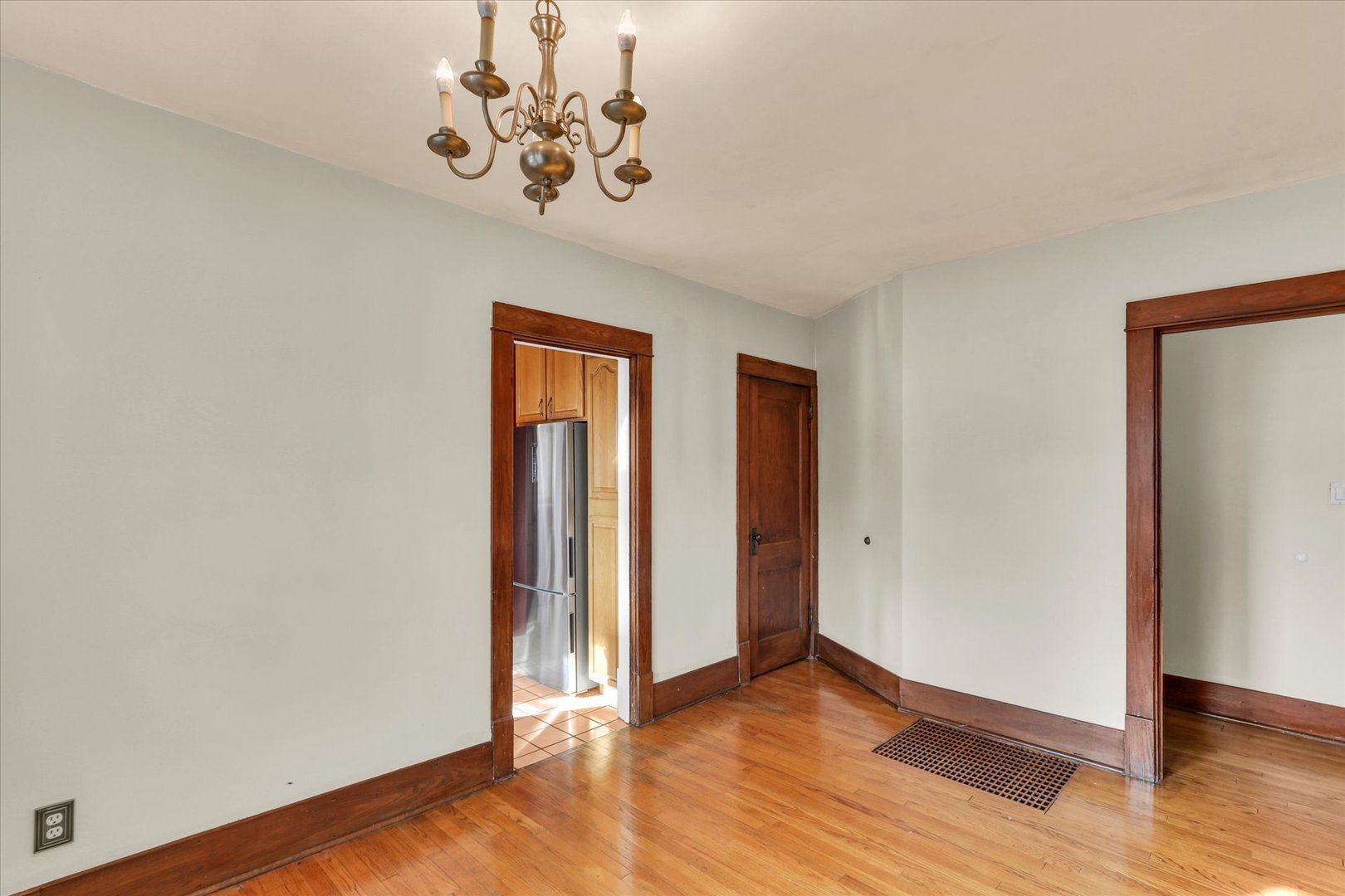 809 West John Street Champaign, IL 61820 - Photo 17 of 34