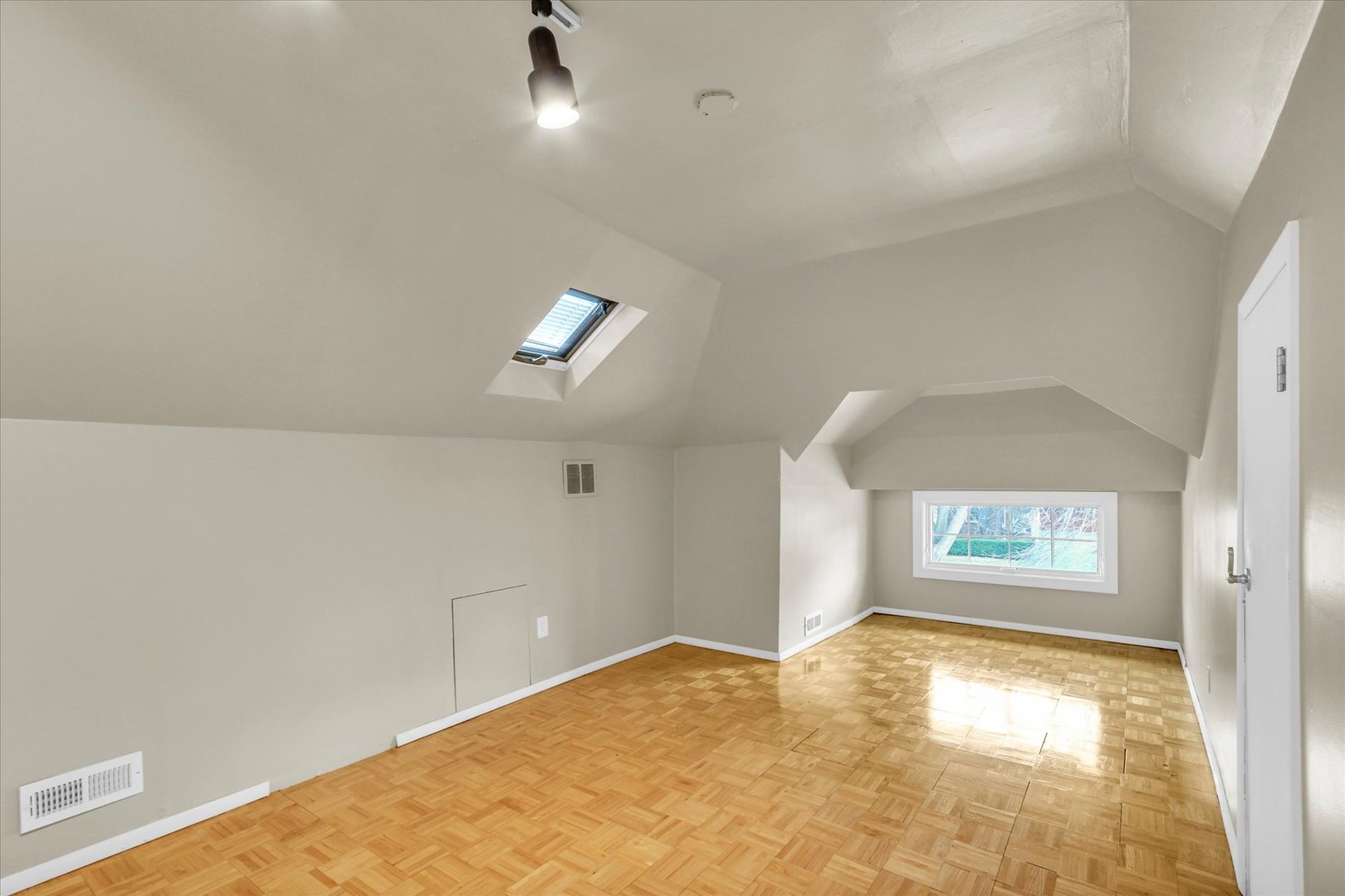 809 West John Street Champaign, IL 61820 - Photo 25 of 34