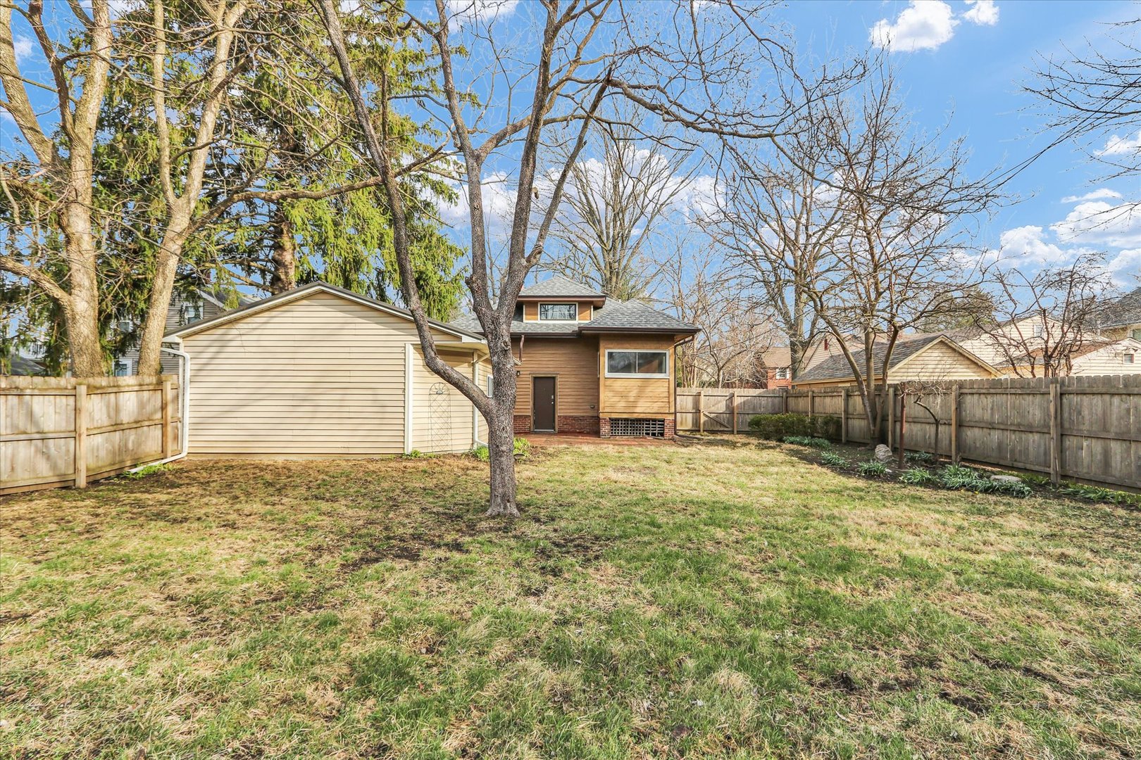 809 West John Street Champaign, IL 61820 - Photo 30 of 34