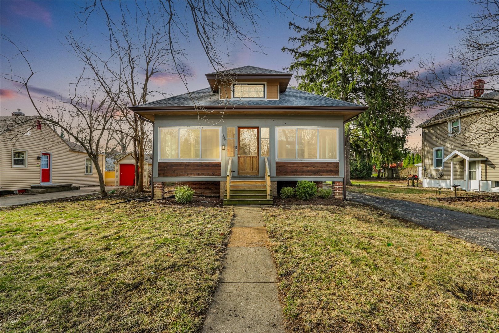 809 West John Street Champaign, IL 61820 - Photo 9 of 34