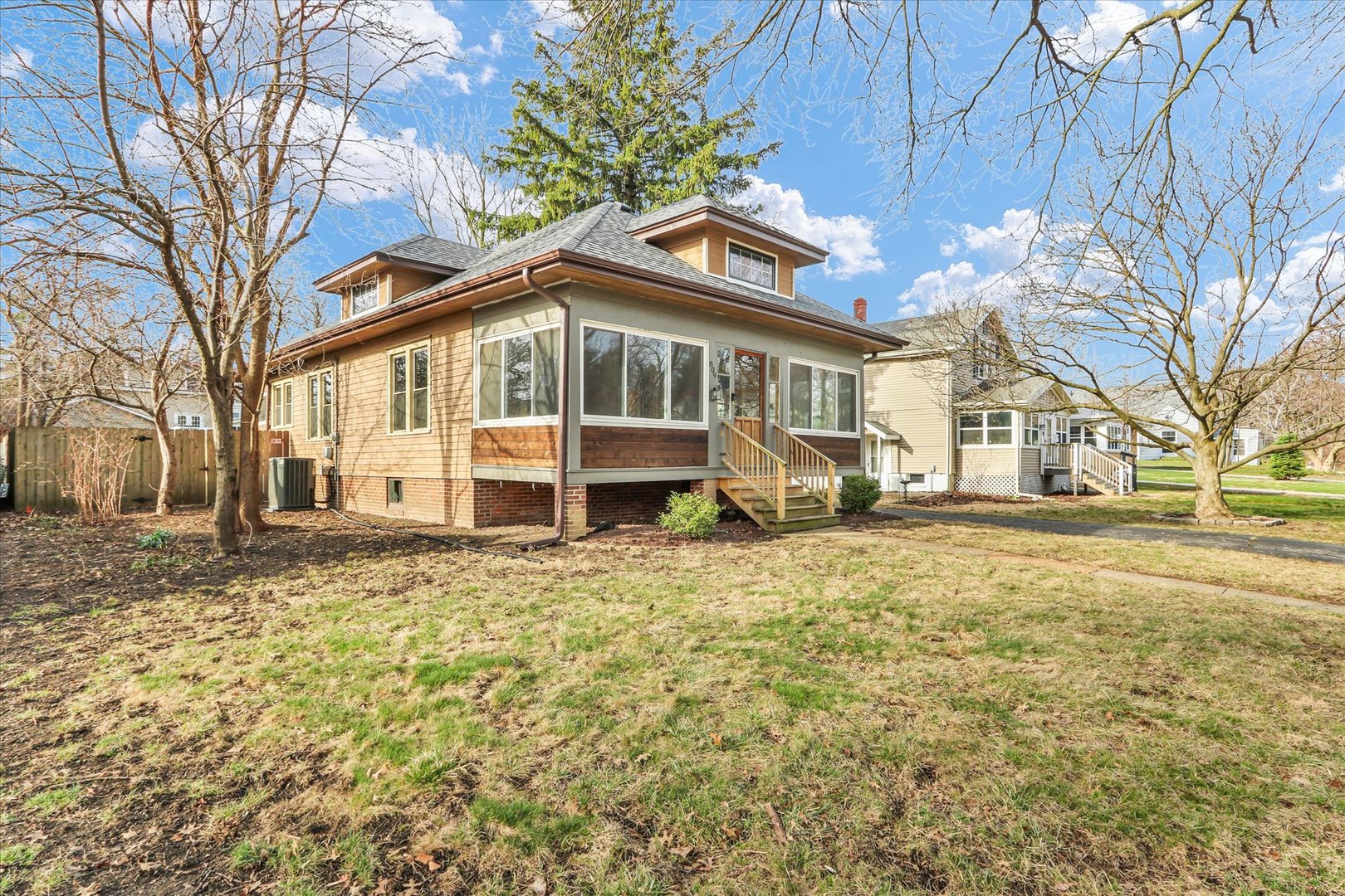 809 West John Street Champaign, IL 61820 - Photo 10 of 34