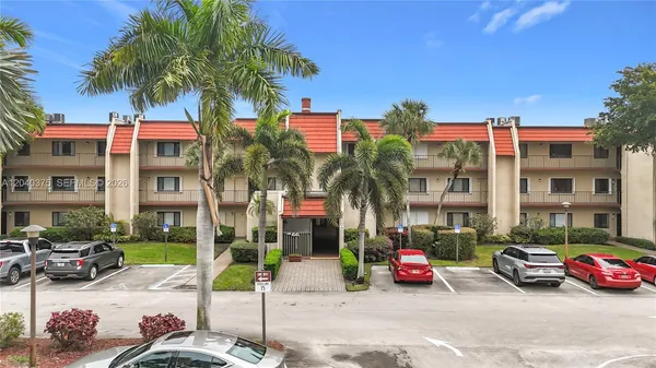 $2,350 | 4545 Luxemburg Court, Unit 103, Lake Worth, FL 33467