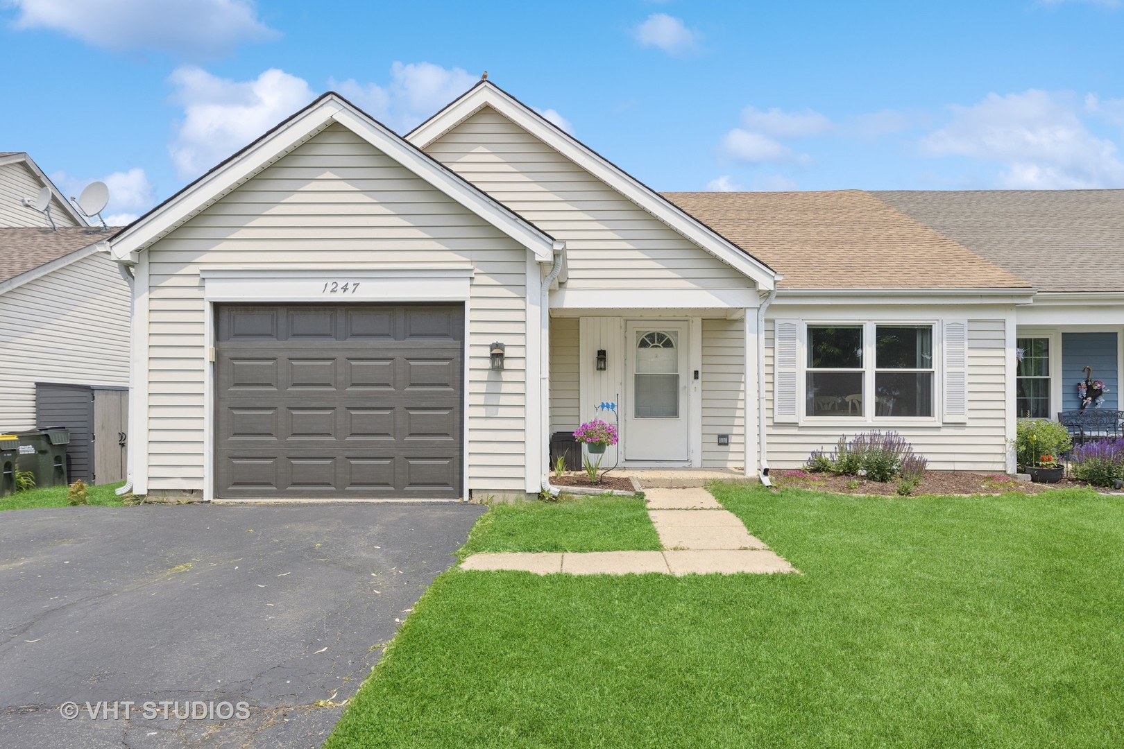 1247 Trinity Drive Carol Stream, IL 60188 - Photo 1 of 20