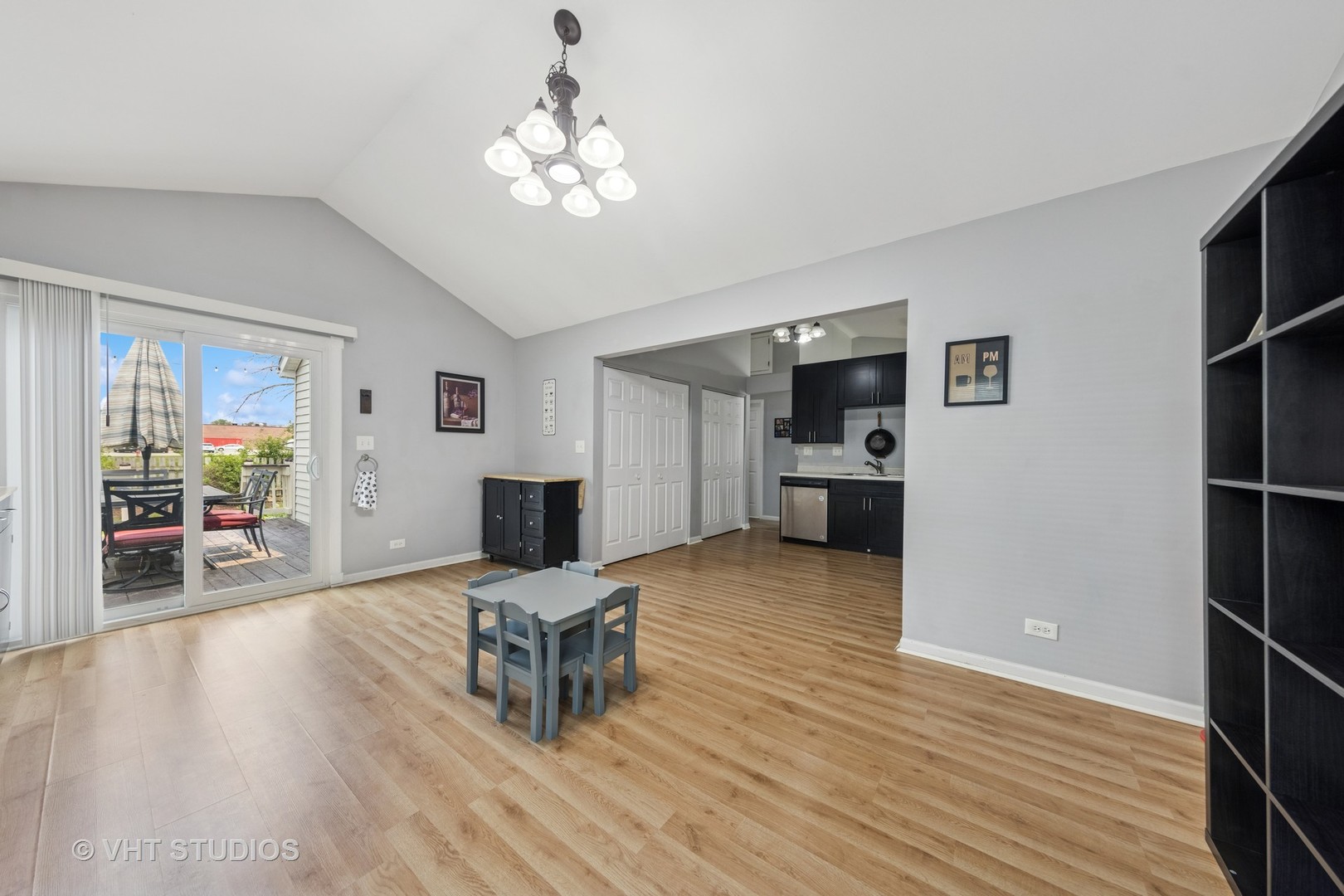 1247 Trinity Drive Carol Stream, IL 60188 - Photo 11 of 20