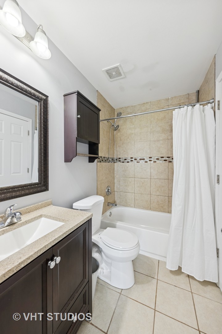 1247 Trinity Drive Carol Stream, IL 60188 - Photo 16 of 20