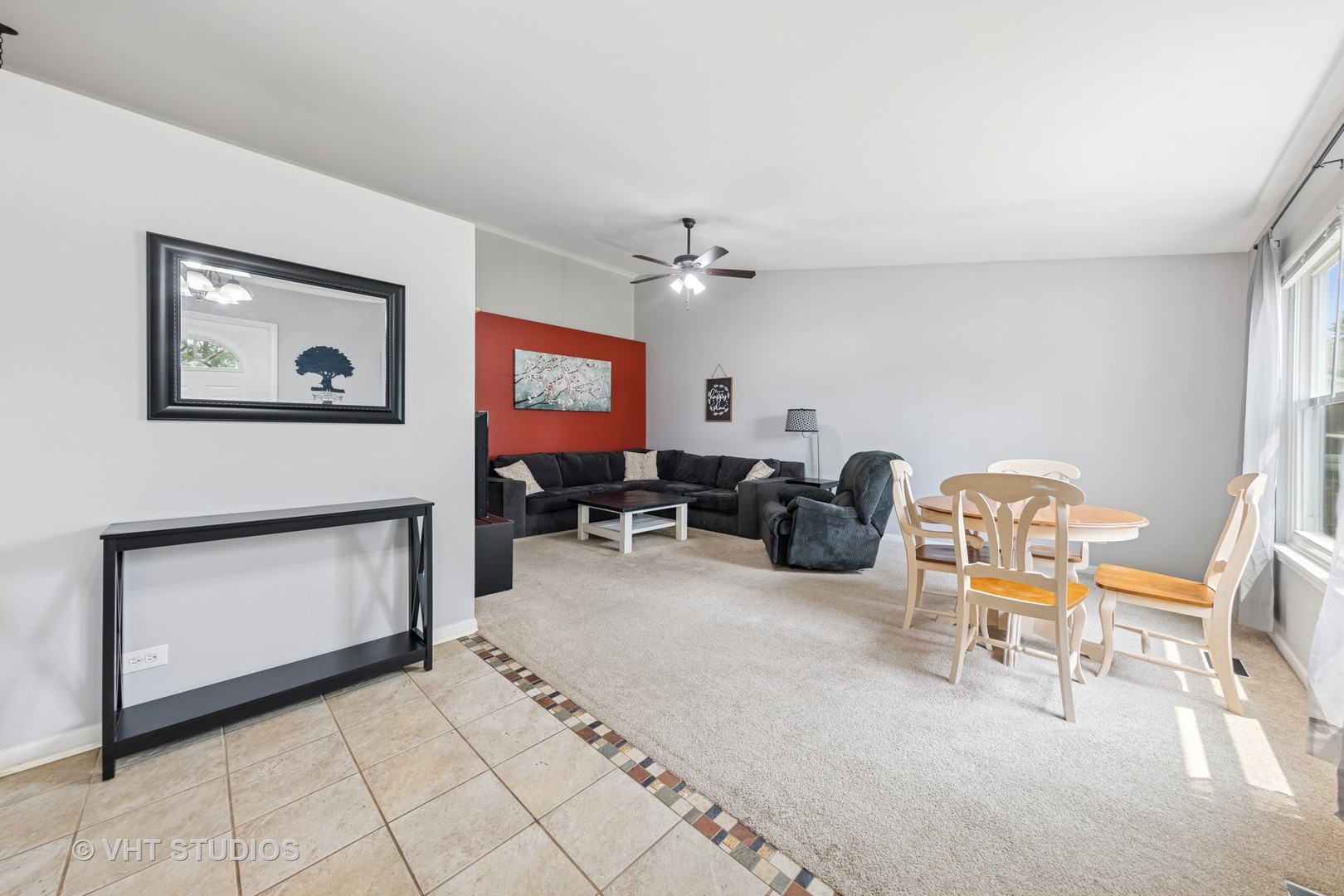 1247 Trinity Drive Carol Stream, IL 60188 - Photo 2 of 20