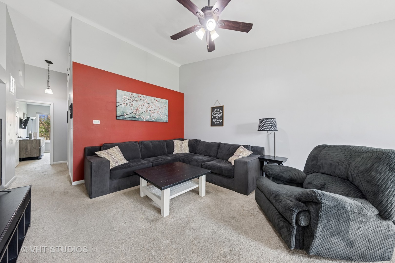 1247 Trinity Drive Carol Stream, IL 60188 - Photo 3 of 20