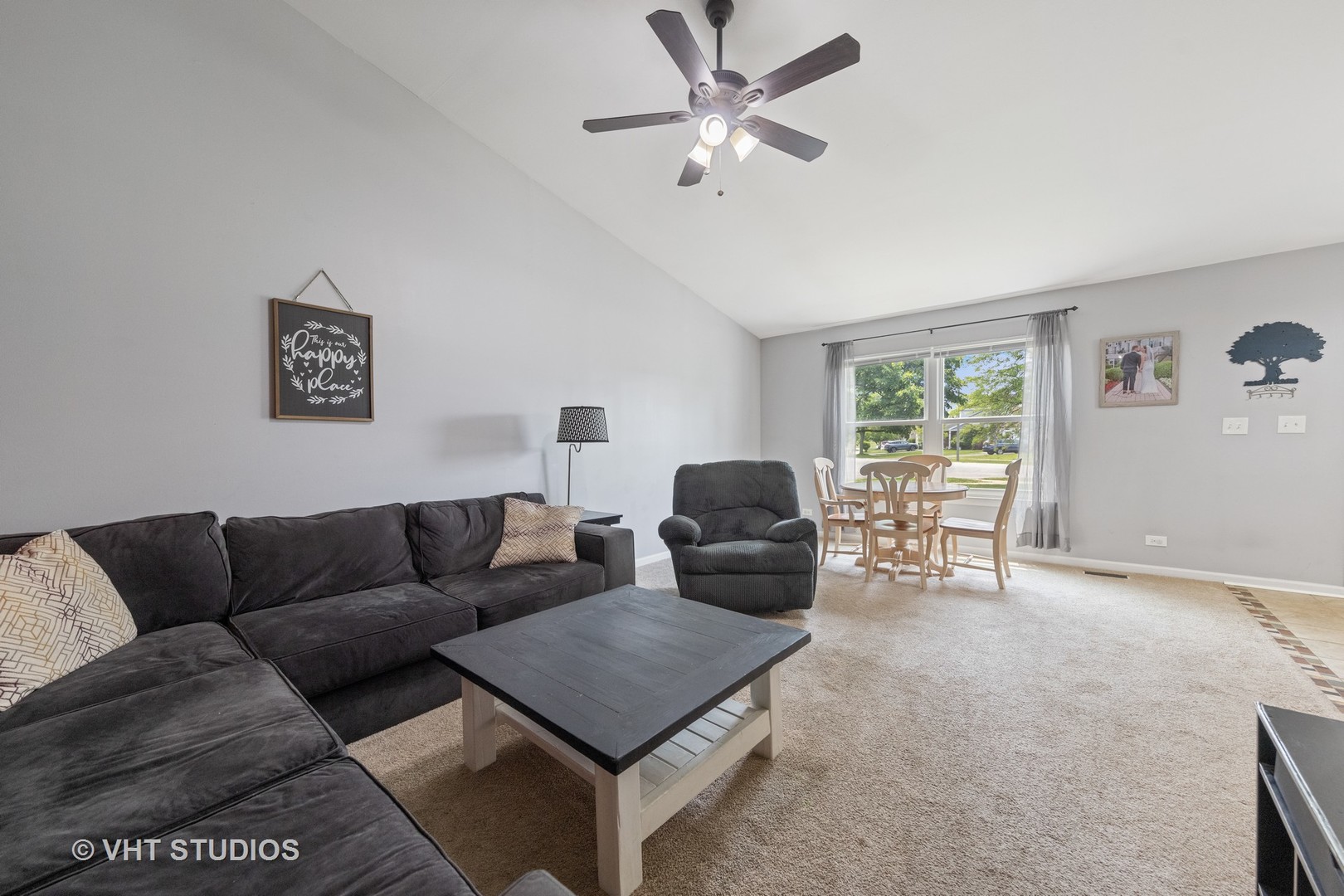 1247 Trinity Drive Carol Stream, IL 60188 - Photo 4 of 20