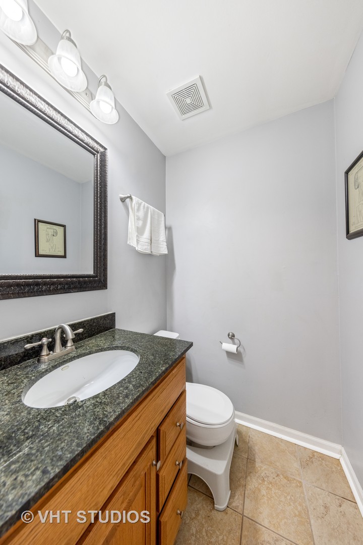 1247 Trinity Drive Carol Stream, IL 60188 - Photo 6 of 20